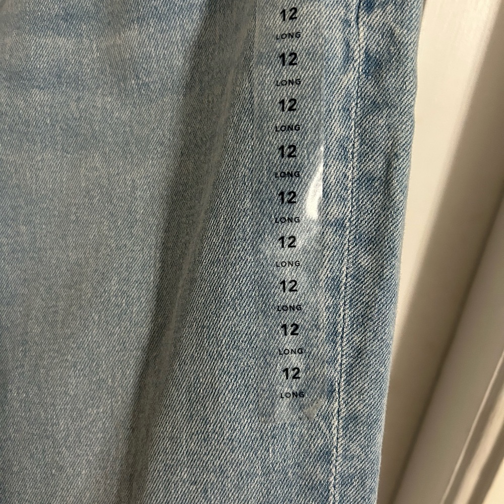 American Eagle Outfitters Light Blue Straight Leg Jeans - Picture 2 of 9